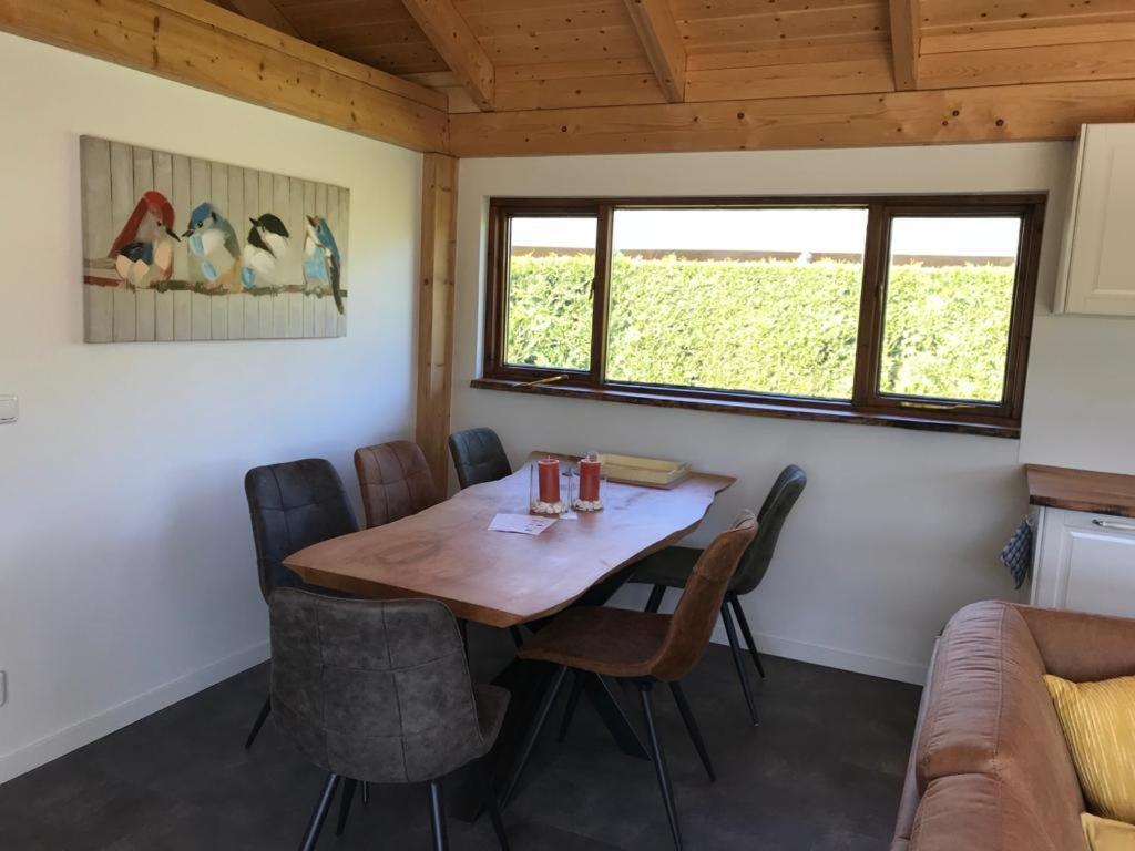Heerlijk Huisje Vlakbij De Duinen Van Oostvoorne Eksteriør bilde
